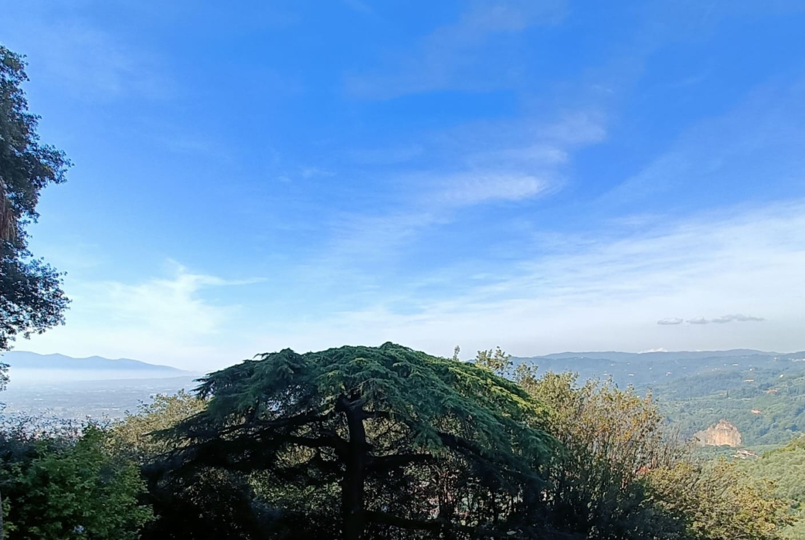 Montecatini Terme, prestigioso quadrilocale panoramico