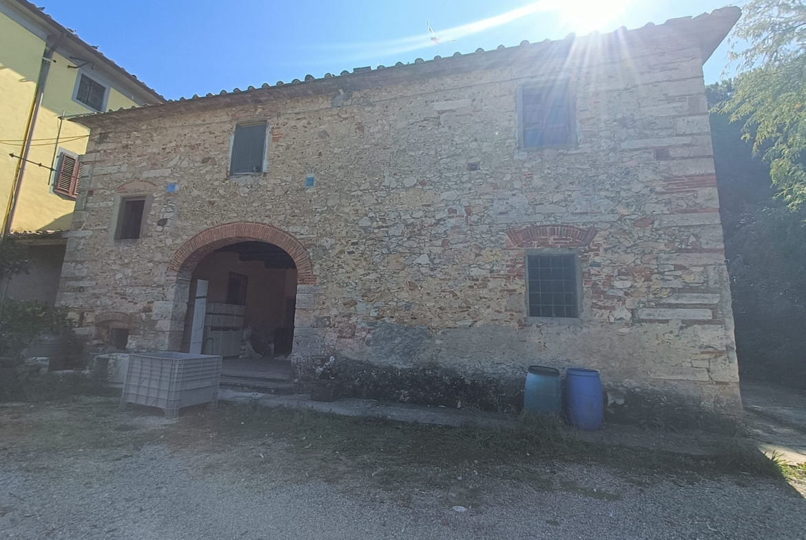 Monsummano Terme, affascinante complesso colonico.