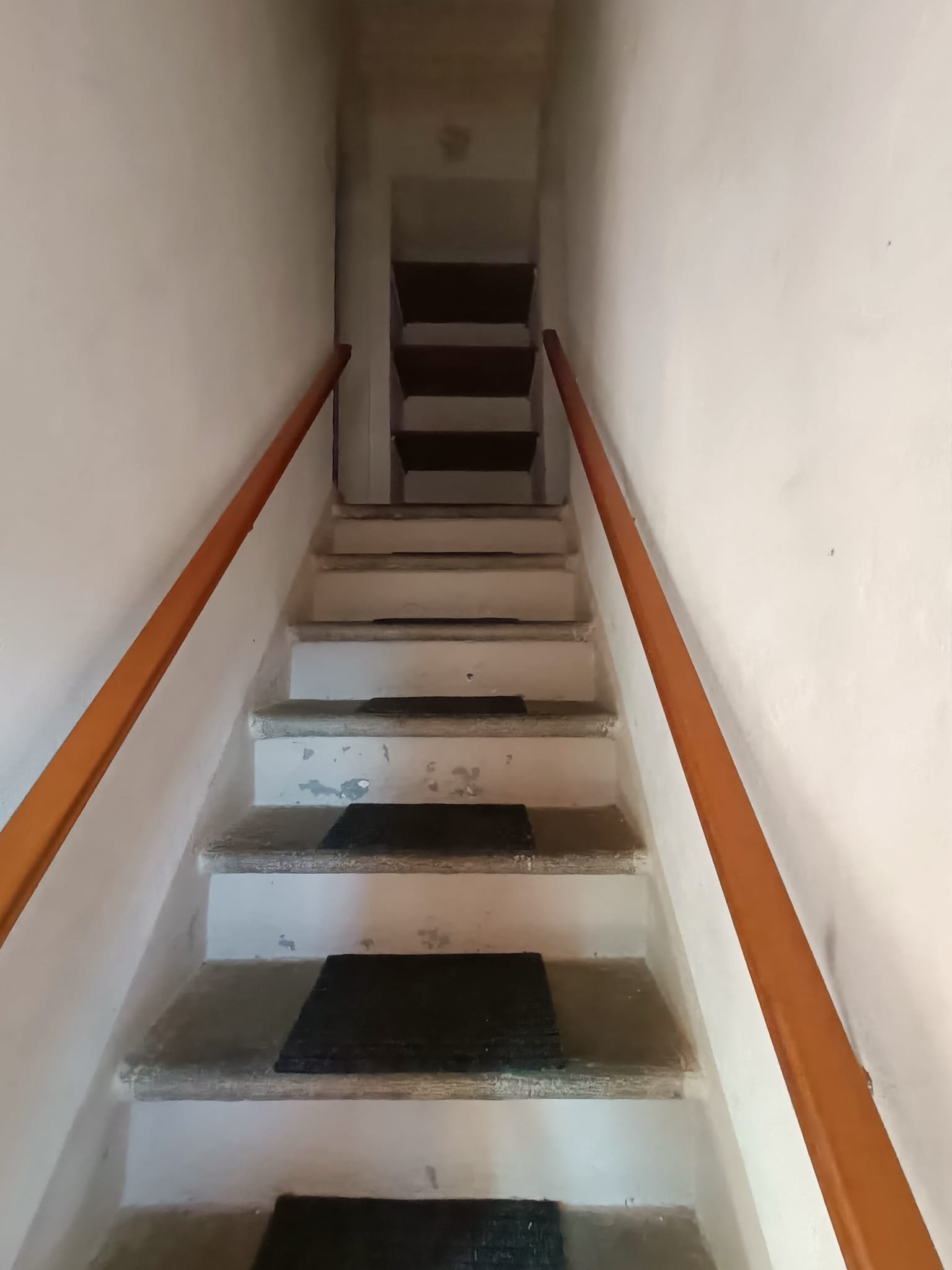 WhatsApp Image 2026-05-30 at 10.11.36 (6) Pistoia, complesso immobiliare collinare.