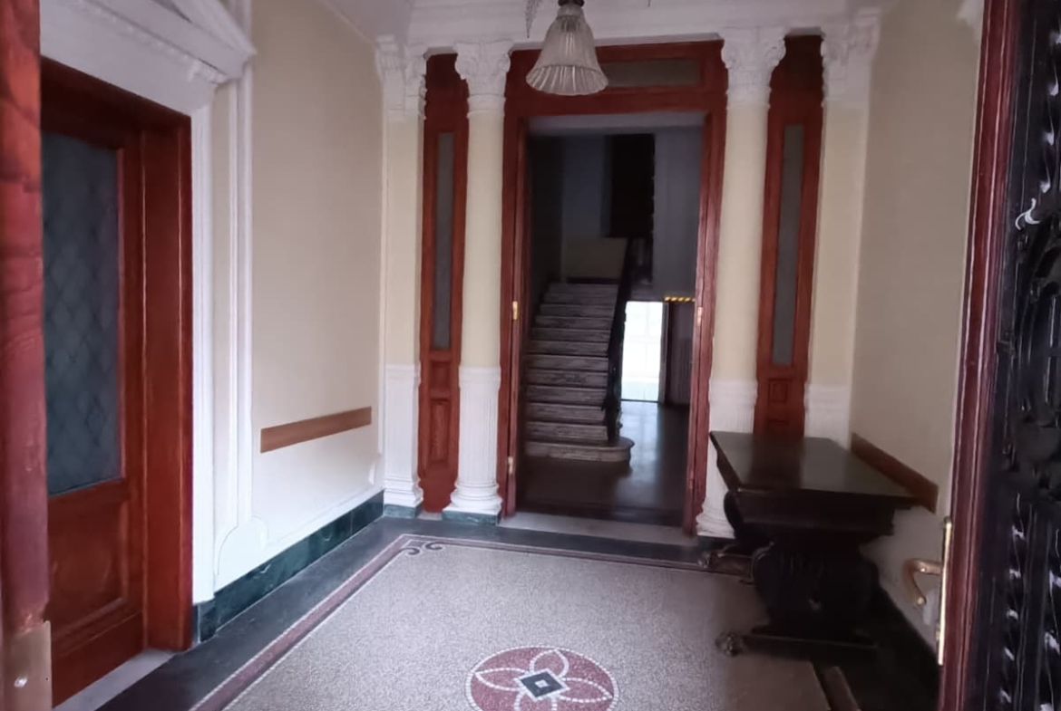 Montecatini Terme, elegante palazzina in stile Liberty