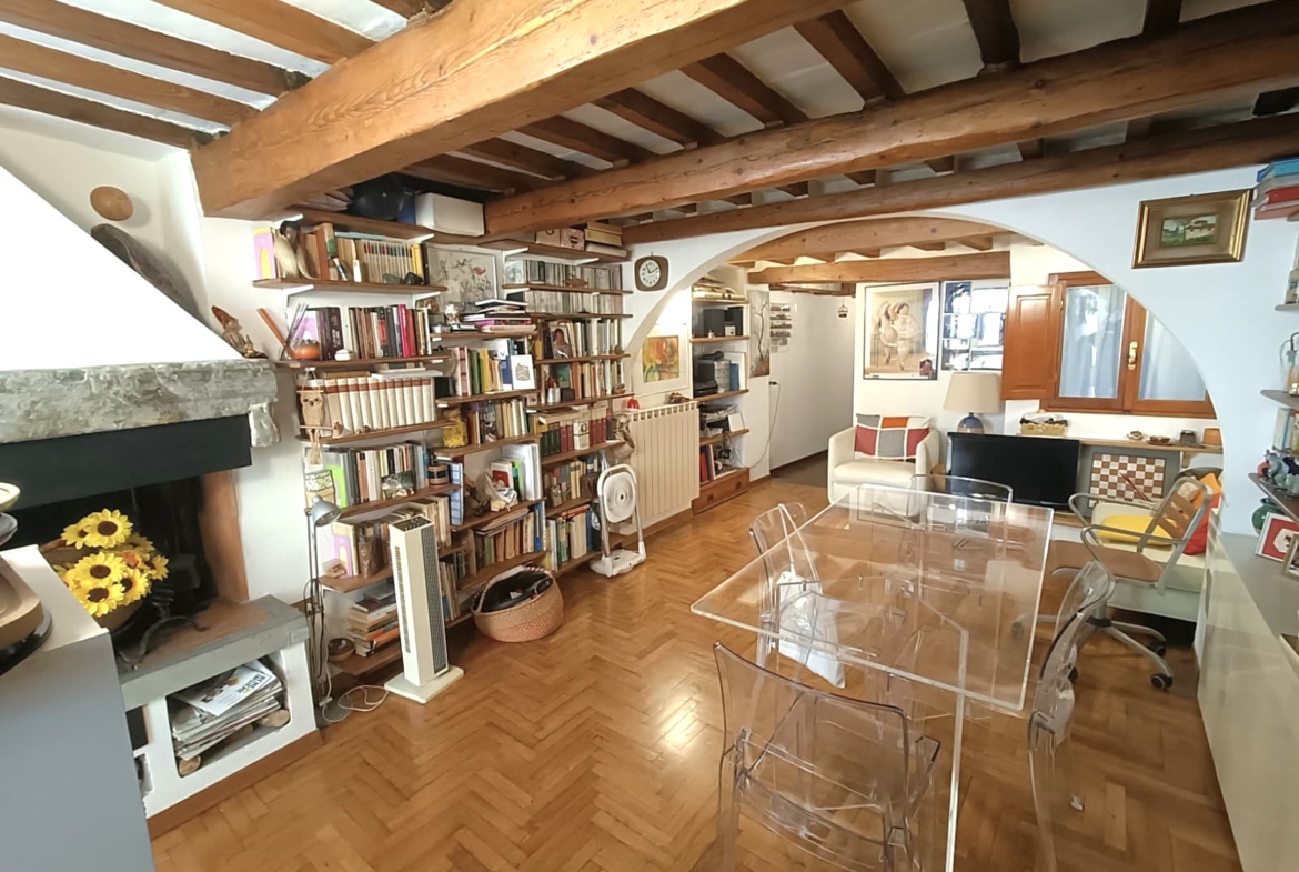 Firenze, Oltrarno, affascinante bilocale.