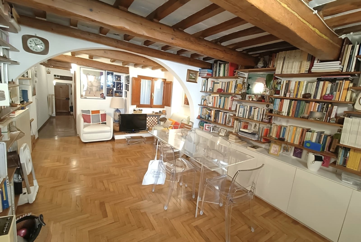 Firenze, Oltrarno, affascinante bilocale.